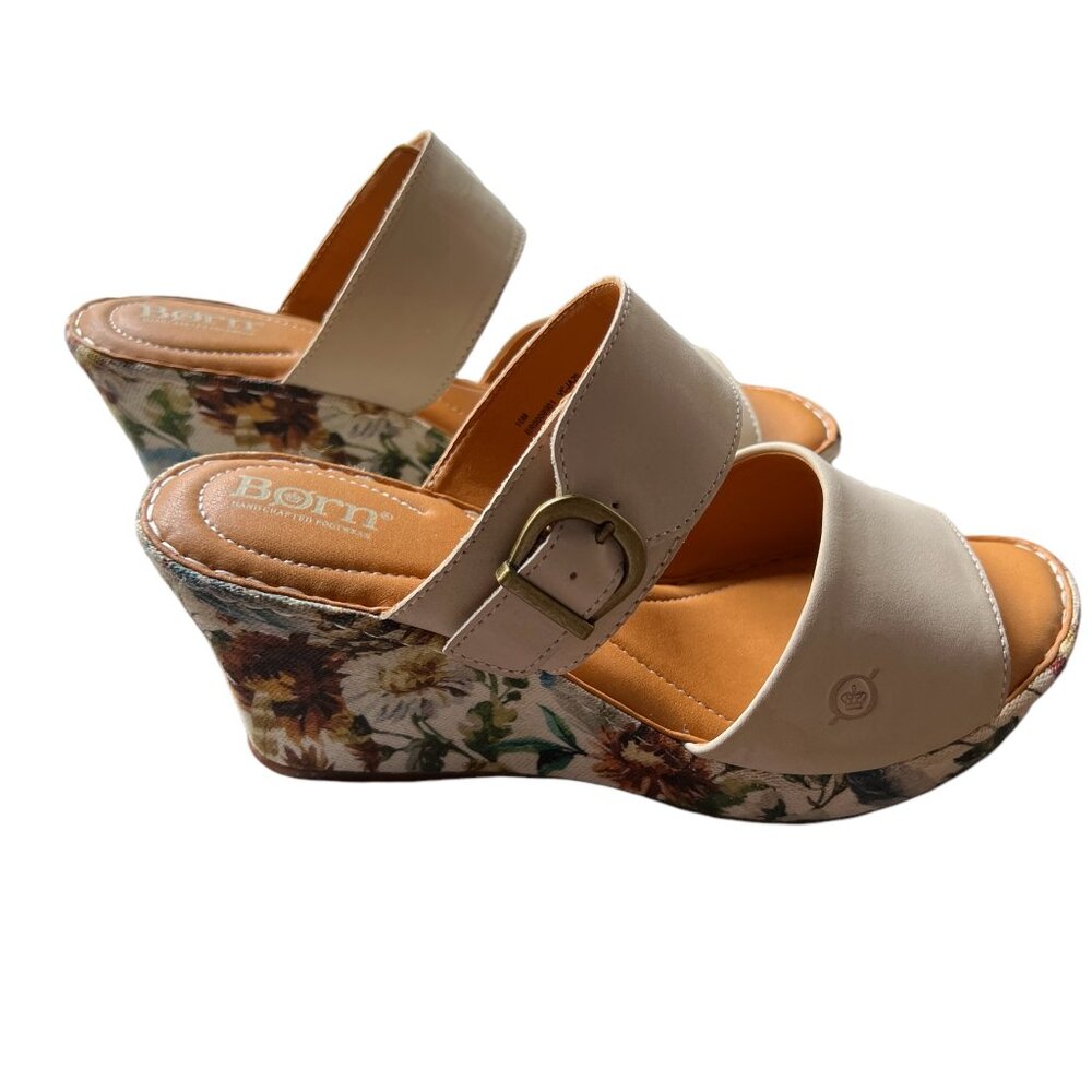 Born Cream Colored Women’s Size 10 Sandals. Used.